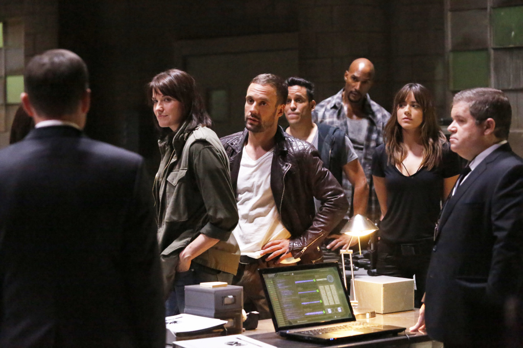 LUCY LAWLESS, NICK BLOOD, WILMER CALDERON, HENRY SIMMONS, CHLOE BENNET, PATTON OSWALT